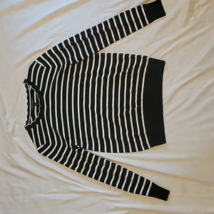 Banana republic black and white striped knited long sleeves small petite